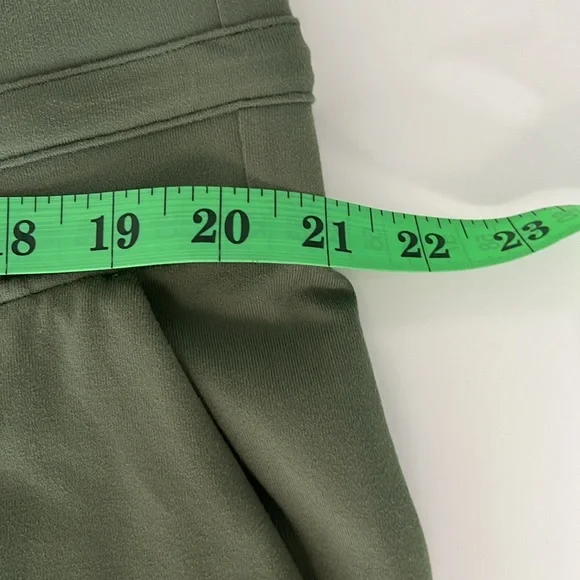 NWOT / Lululemon Ready to Rulu High-Rise Jogger Crop - Picture 9 of 10